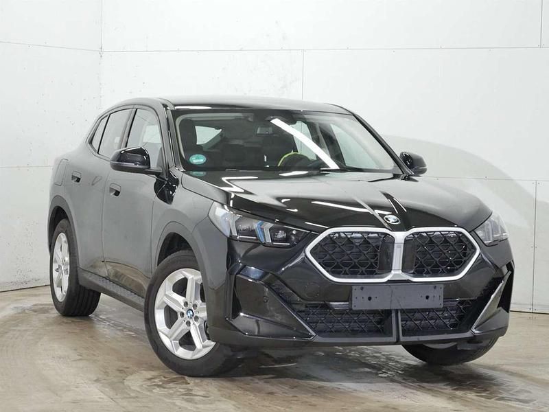 Gebraucht BMW X2 163 PS (119 kW) 2025 Black sapphire metallic SUV