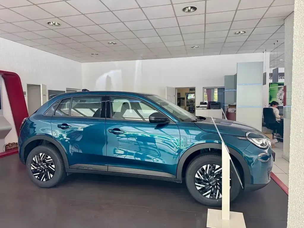 Neu Fiat 600 110 PS (80 kW) 2025 Grün SUV