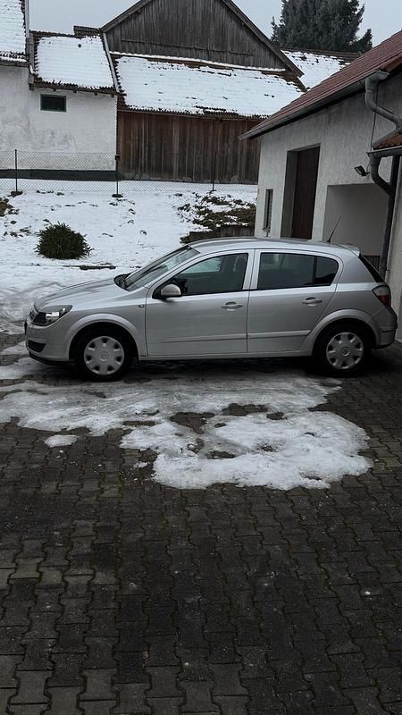 Gebraucht Opel Astra 101 PS (74 kW) 2004 Silber Kombi