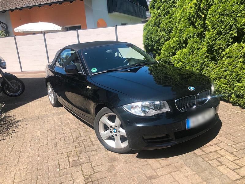 Schwarz Gebraucht 2010 BMW 118 Cabriolet Cabrio | 9.800 € (Fairer Preis) - Bild 1/4
