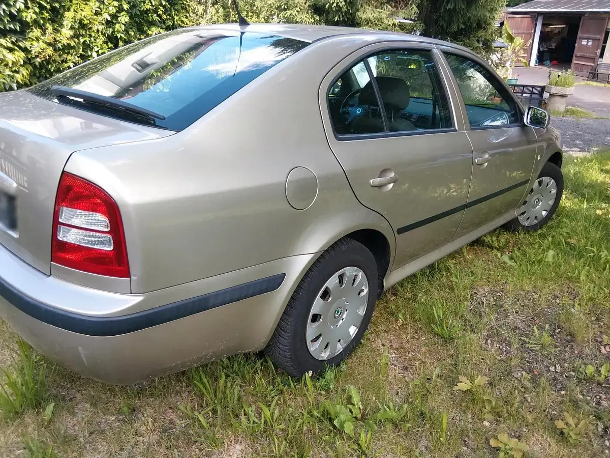 Gebraucht Skoda Octavia 102 PS (75 kW) 2005 Beige Limousine
