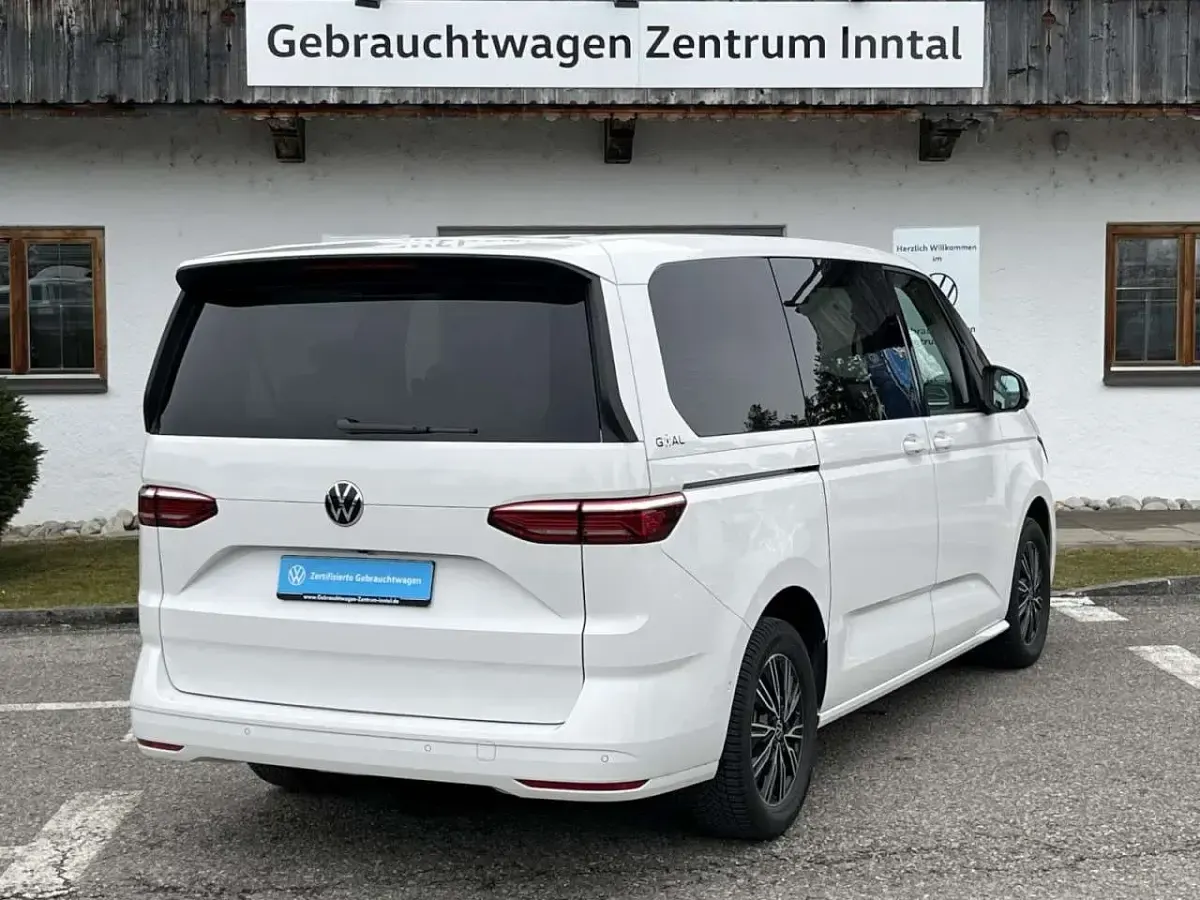 Gebraucht VW Multivan Goal 150 PS (110 kW) 2025 Weiß Van / Kleinbus
