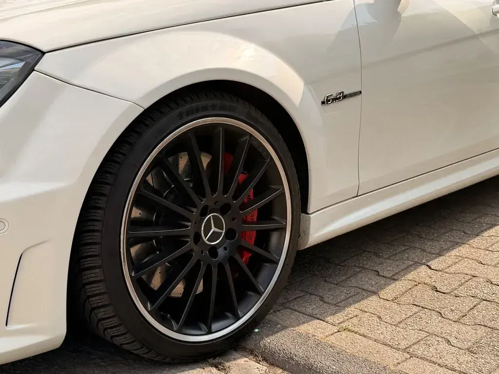 Gebraucht Mercedes C63 AMG AMG 487 PS (358 kW) 2011 Weiß Limousine