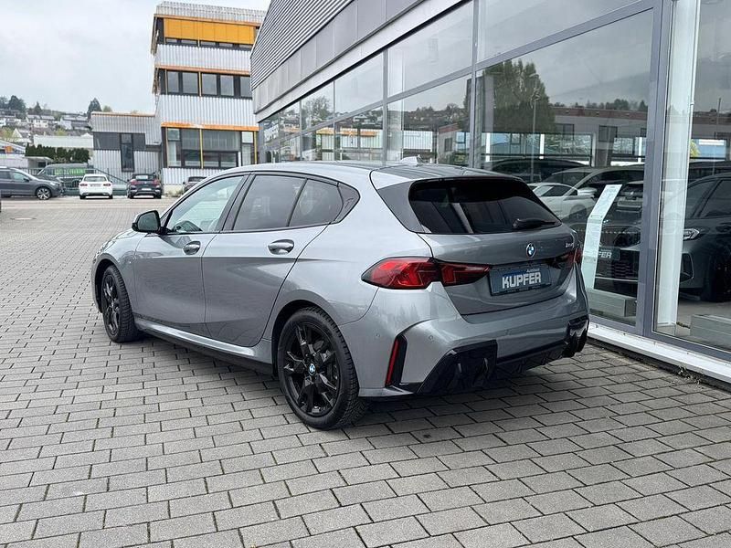 Gebraucht BMW 118 Performance 150 PS (110 kW) 2025 Grau Kleinwagen