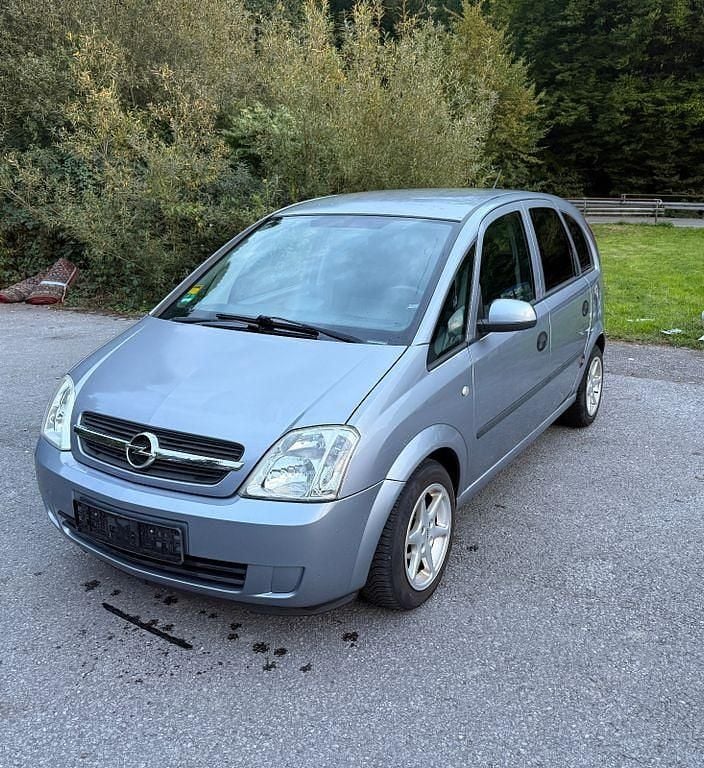 Grau Gebraucht 2003 Opel Meriva Van / Kleinbus | 1.490 € (Fairer Preis) - Bild 1/4