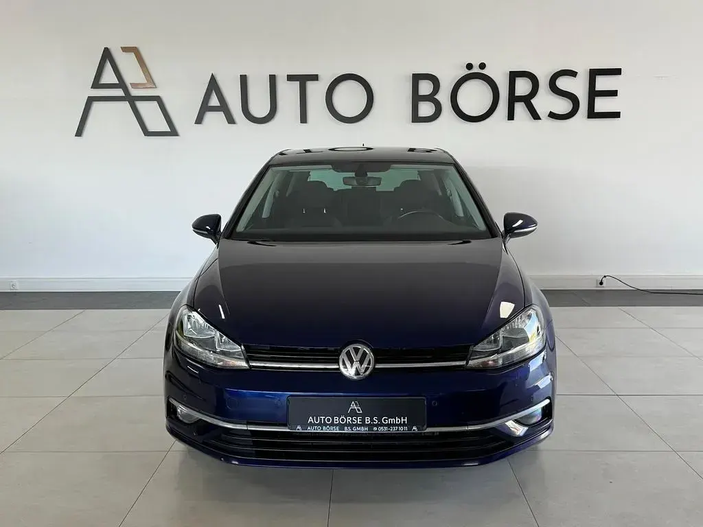 Gebraucht VW Golf VII Comfortline 110 PS (80 kW) 2018 Blau Limousine