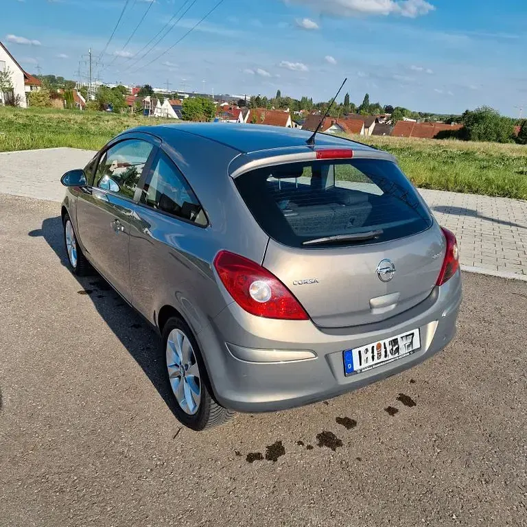 Gebraucht Opel Corsa 69 PS (50 kW) 2013 Braun Kleinwagen