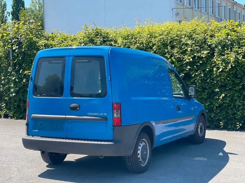 Gebraucht Opel Combo 65 PS (47 kW) 2003 Blau Van / Kleinbus