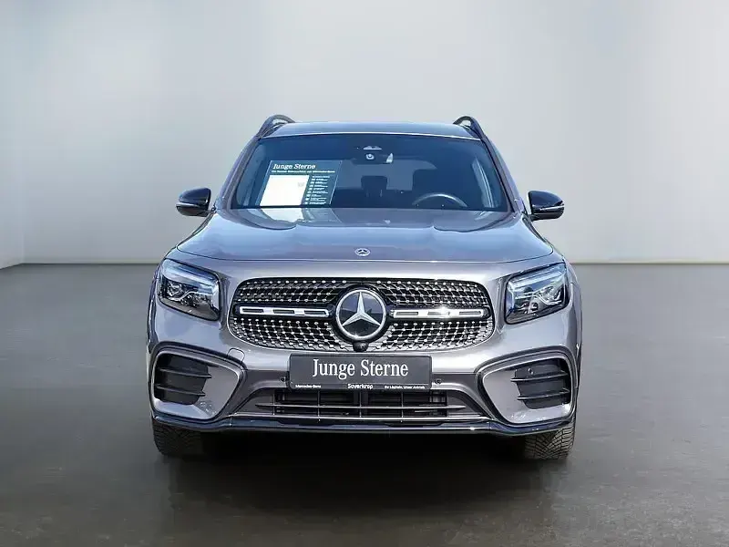Gebraucht Mercedes GLB200 AMG 150 PS (110 kW) 2024 Graulack mountaingrau (metallic) SUV