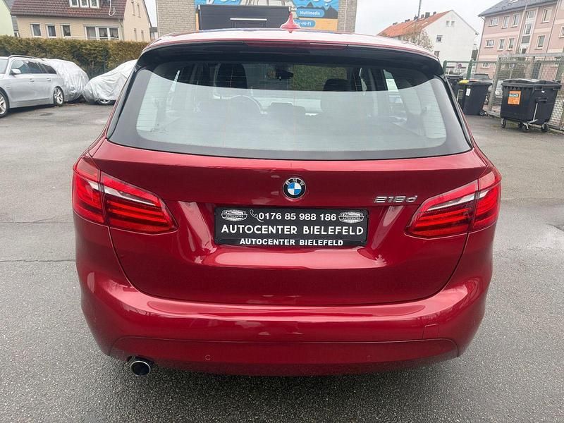 Gebraucht BMW 218 Active Tourer Basis 150 PS (110 kW) 2016 Rot Van / Kleinbus