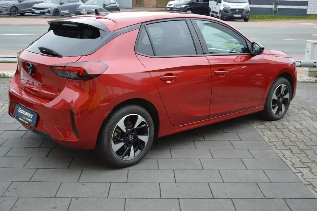 Używany Opel Corsa-e 114 kW (156 KM) 2024 Czerwony Hatchback