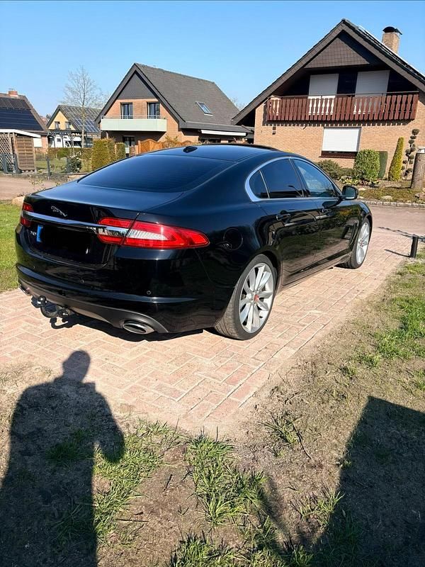 Gebraucht Jaguar XF 241 PS (177 kW) 2011 Schwarz Limousine