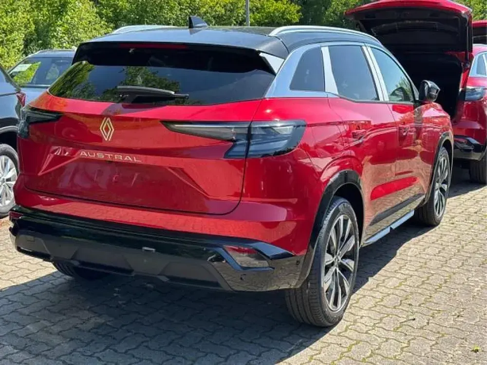 Neu Renault Austral Techno 148 PS (108 kW) 2025 Dolomitgrau mit dach in.../gr SUV