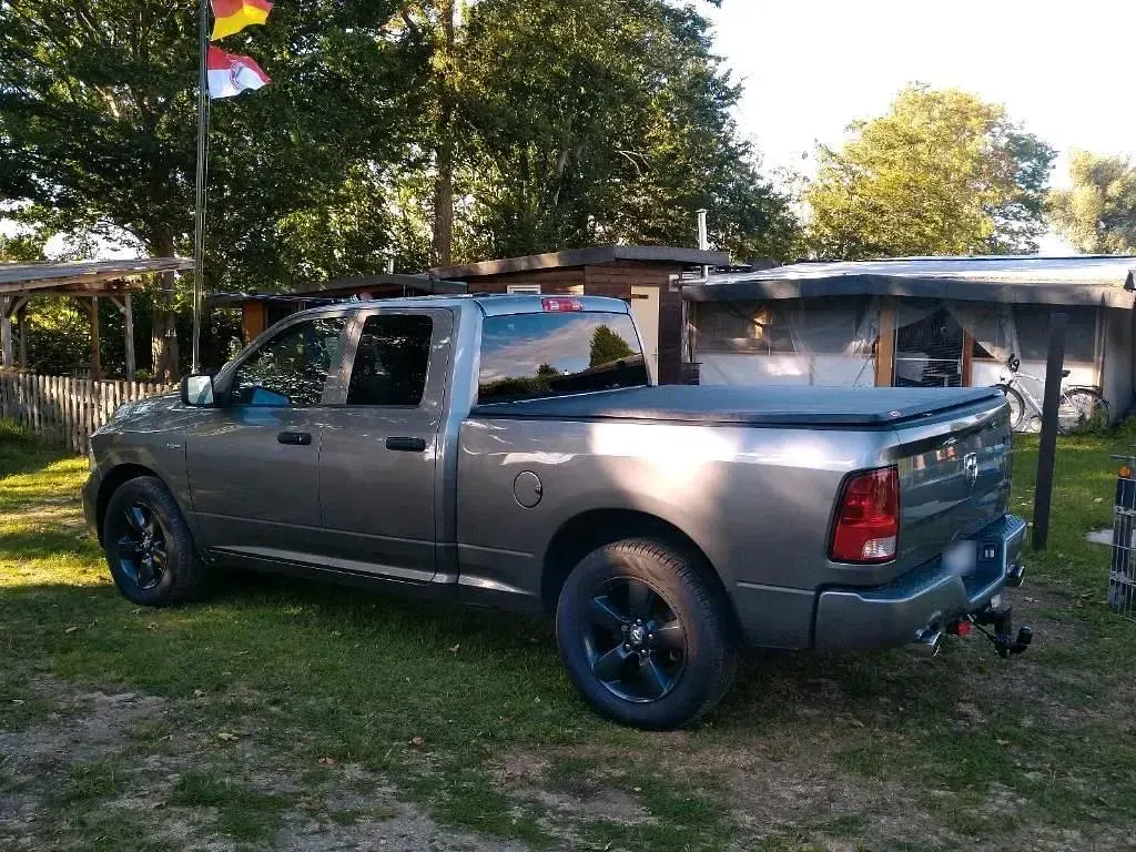 Używany Dodge Ram 401 KM (294 kW) 2013 Szary Pickup