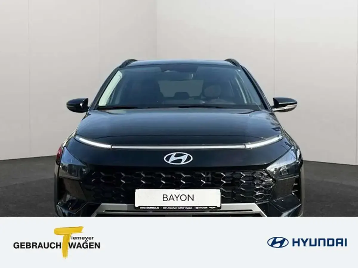 Neu Hyundai Bayon Trend 90 PS (66 kW) 2025 Rot SUV