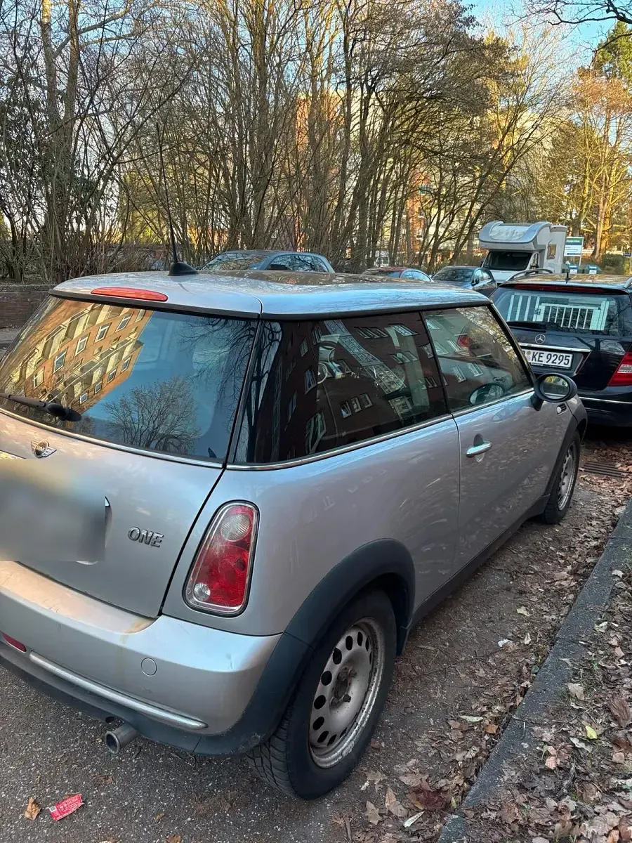 Käytetty Mini Cooper 90 HP (66 kW) 2006 Hopea Viistoperä