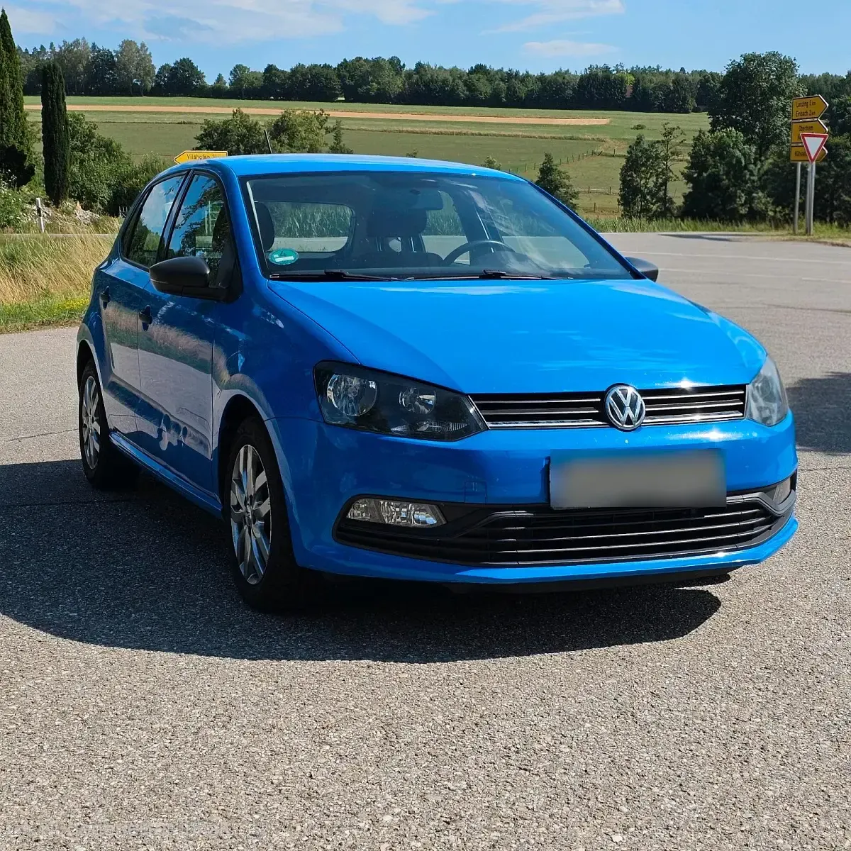 Gebraucht VW Polo 75 PS (55 kW) 2015 Blau Kleinwagen