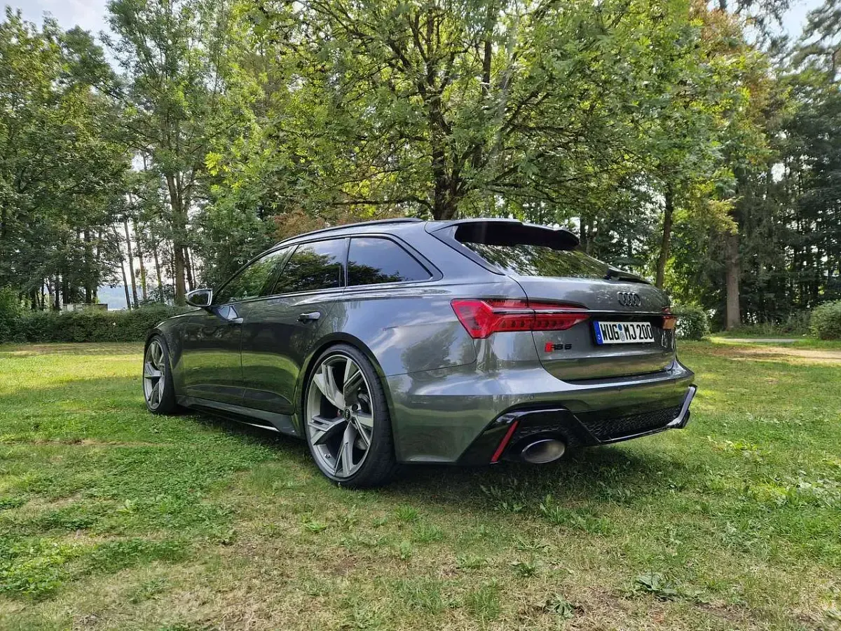 Gebraucht Audi RS6 600 PS (441 kW) 2021 Daytonagrau perleffekt Kombi