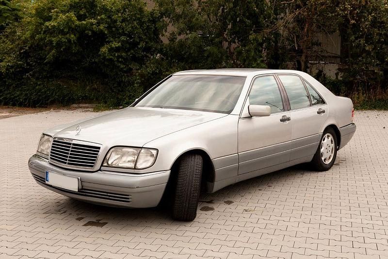 Silber Gebraucht 1995 Mercedes S320 Limousine | 6.900 € - Bild 1/4