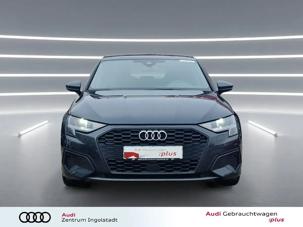 Gebraucht Audi A3 Ambiente 150 PS (110 kW) 2023 Manhattangrau metallic Limousine