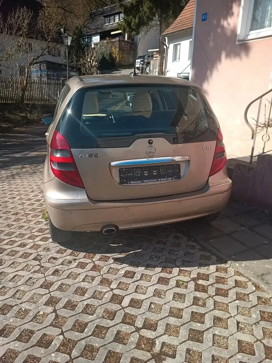 Gebraucht Mercedes A160 82 PS (60 kW) 2006 Gold Kleinwagen