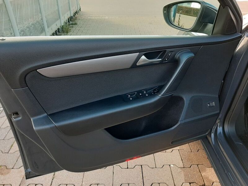 Gebraucht VW Passat Comfortline 140 PS (102 kW) 2013 Grau Limousine