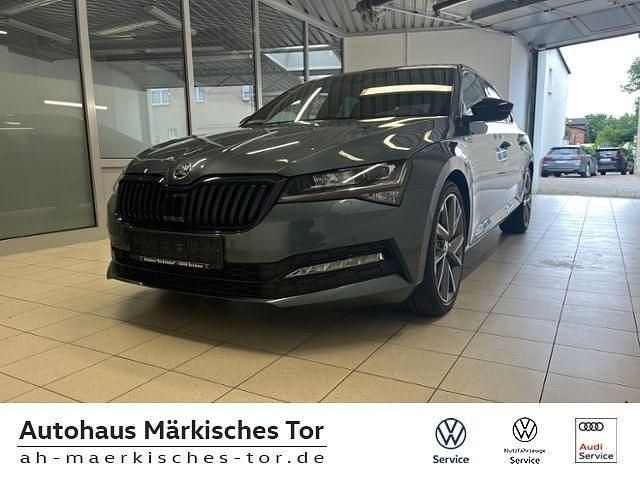 Quarzgrau metallic Gebraucht 2020 Skoda Superb SportLine Limousine | 25.950 € (Superpreis) - Bild 1/4