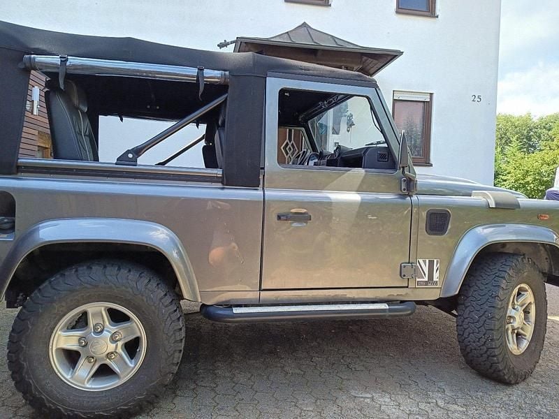 Gebraucht Land Rover Defender 122 PS (89 kW) 2010 Grau Cabrio