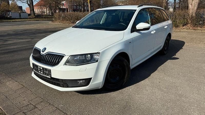 Gebraucht Skoda Octavia Joy 150 PS (110 kW) 2016 Weiß Kleinwagen