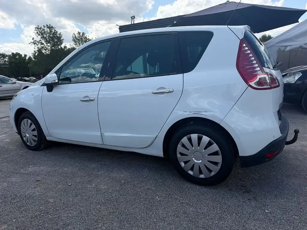 Gebraucht Renault Scénic Dynamique 131 PS (96 kW) 2011 Weiß Van / Kleinbus