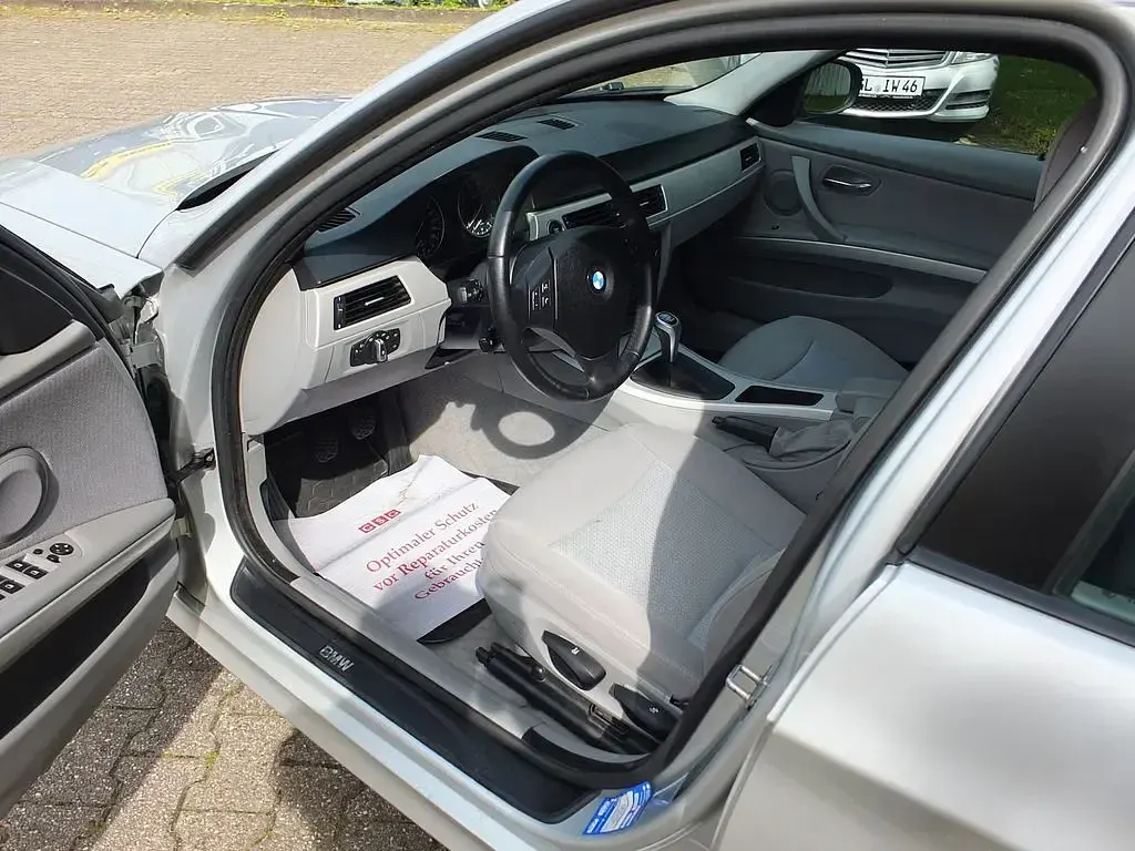 Gebraucht BMW 318 Performance 143 PS (105 kW) 2009 Silber Limousine