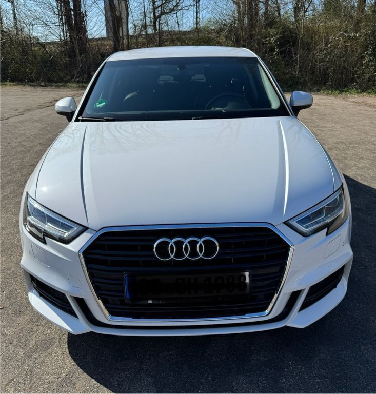 Weiß Gebraucht 2018 Audi A3 Design Limousine | 18.200 € (Fairer Preis) - Bild 1/4