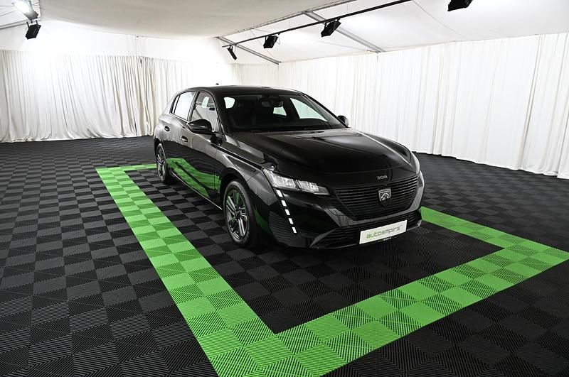 Gebraucht Peugeot 308 Active 96 PS (70 kW) 2024 Schwarz Limousine