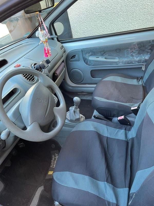 Gebraucht Renault Twingo Authentique 58 PS (42 kW) 2006 Weiß Kleinwagen