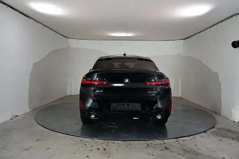 Gebraucht BMW X4 M M Sport 184 PS (135 kW) 2025 Saphirschwarz metallic SUV