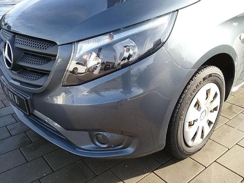 Gebraucht Mercedes Vito 163 PS (119 kW) 2016 Flintgrau metallic (metallic) Van
