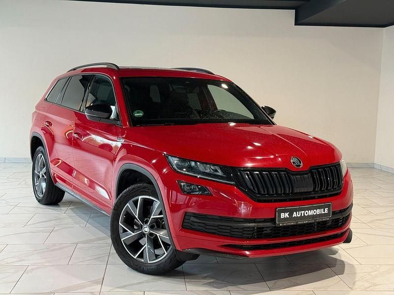 Velvet rot premium Gebraucht 2020 Skoda Kodiaq SportLine SUV | 29.900 € (Fairer Preis) - Bild 1/4