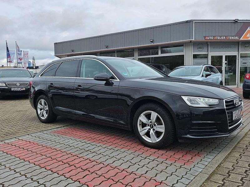 Mythosschwarz metallic Gebraucht 2016 Audi A4 Basis Kombi | 17.499 € (Teuer) - Bild 1/4