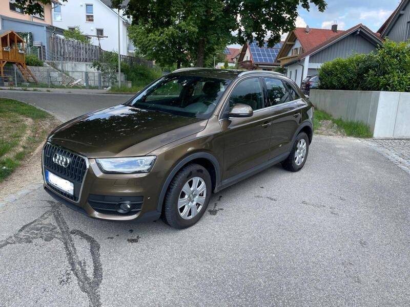 Braun Gebraucht 2011 Audi Q3 Design SUV | 16.500 € (Etwas zu teuer) - Bild 1/4