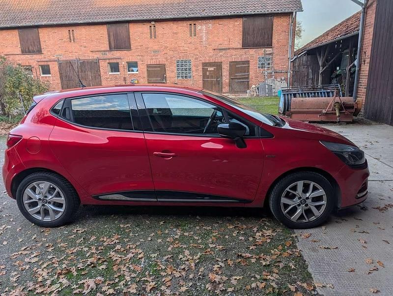 Rot Gebraucht 2019 Renault Clio IV Kleinwagen | 8.300 € (Guter Preis) - Bild 1/4