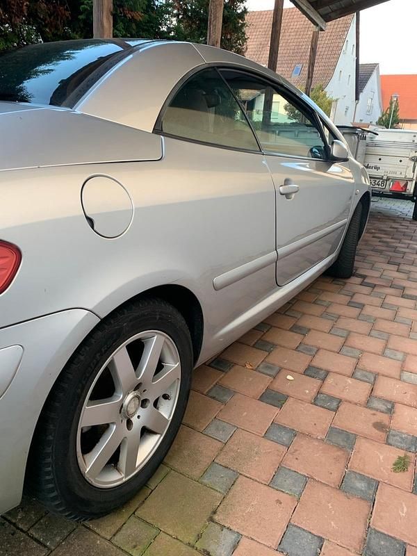 Gebraucht Peugeot 307 CC 140 PS (102 kW) 2007 Silber Cabrio