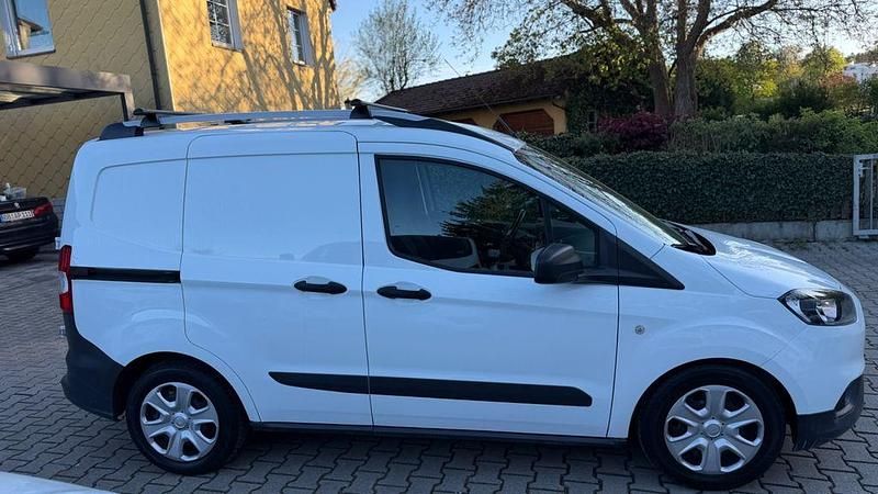 Gebraucht Ford Transit Trend 101 PS (74 kW) 2021 Weiß Van / Kleinbus