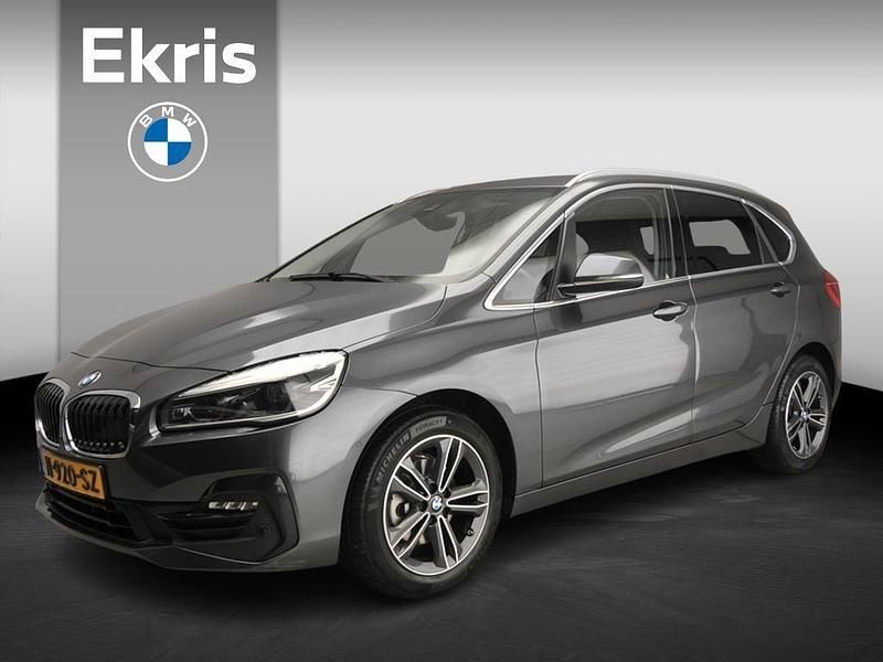 Grau Gebraucht 2022 BMW 218 Active Tourer Sport Line Van / Kleinbus | 22.500 € (Fairer Preis) - Bild 1/4