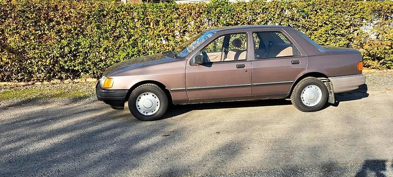Braun Gebraucht 1987 Ford Sierra Limousine | 3.500 € - Bild 1/4