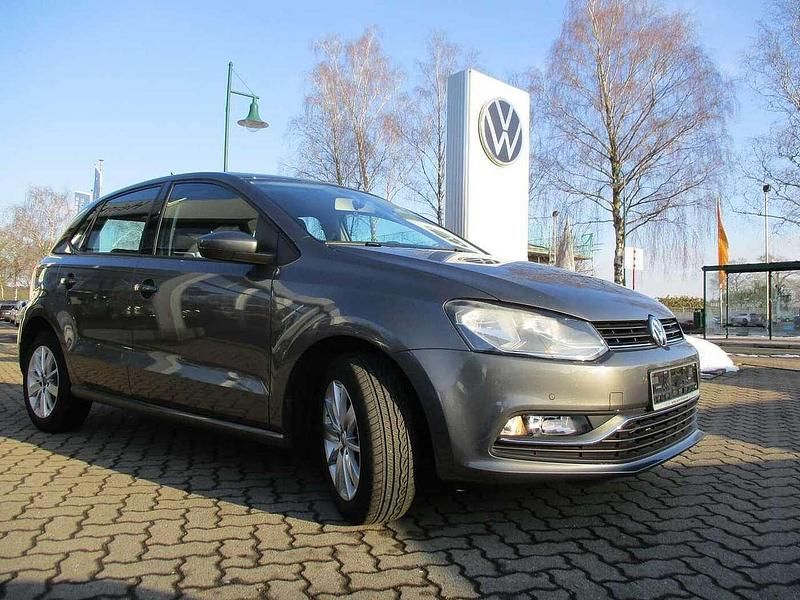 Gebraucht VW Polo Comfortline 60 PS (44 kW) 2015 Grau Limousine