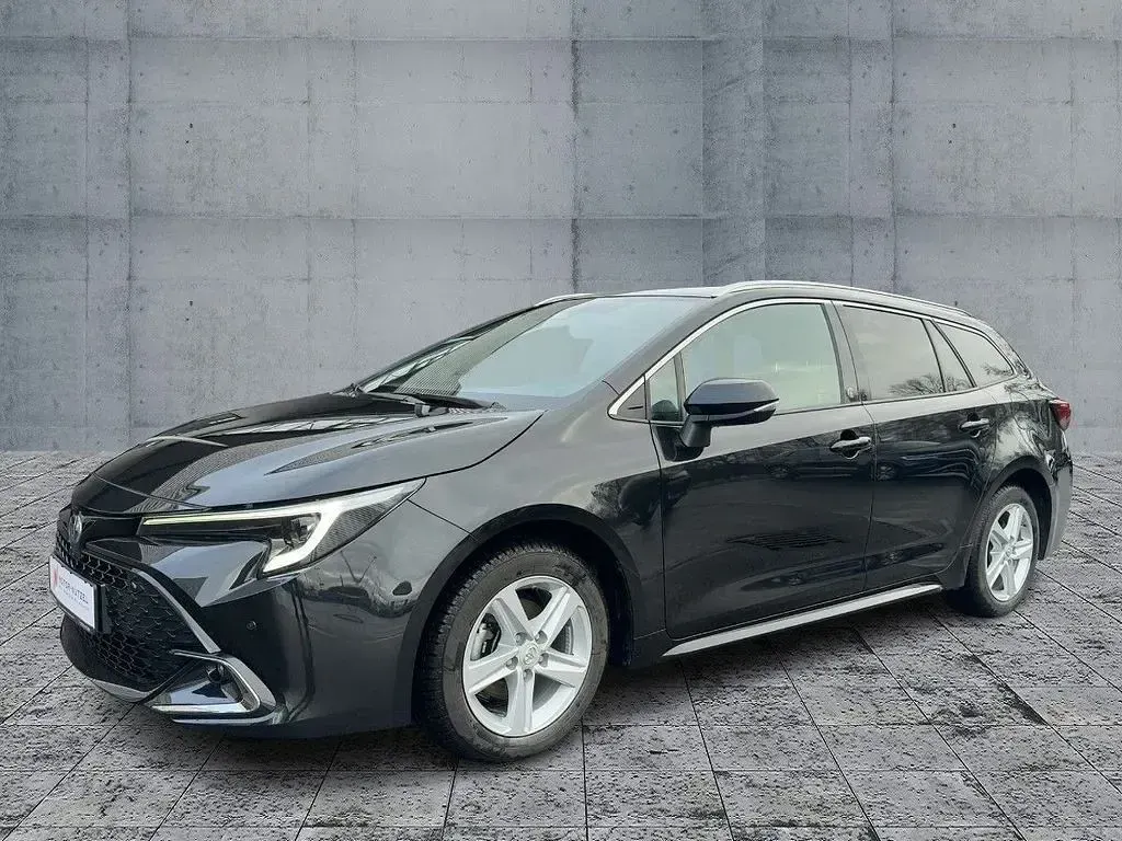 Gebraucht Toyota Corolla Team 140 PS (102 kW) 2024 Schwarz Limousine
