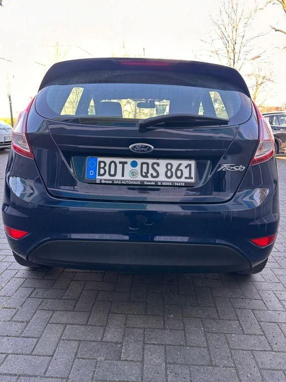 Gebraucht Ford Fiesta Trend 82 PS (60 kW) 2013 Blau Kleinwagen
