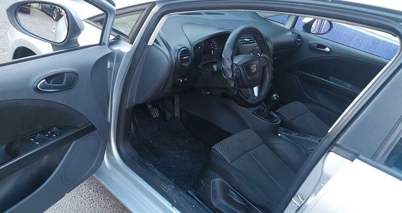 Second-hand Seat Leon 125 CP (91 kW) 2011 Argintiu Hatchback