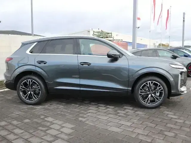 Gebraucht Audi Q3 S-Line 272 PS (200 kW) 2025 Daytonagrau perleffekt SUV