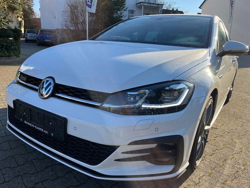 Pure white Gebraucht 2018 VW Golf VII GTD Kleinwagen | 17.800 € (Fairer Preis) - Bild 1/4